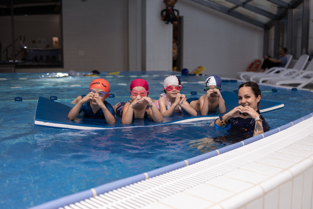 Co wybrać? Indywidualną czy grupową lekcję pływania?